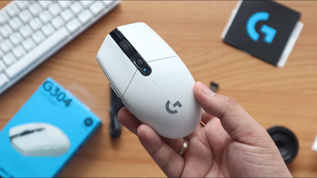 Unboxing- Logitech G304 (White) Lightspeed Wireless Gaming Mouse- Unboxing  and Making it Lighter!